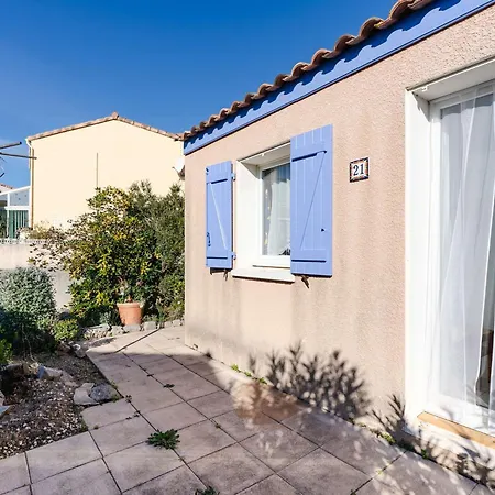 Villa 3 Pièces Avec Grand Jardin, Piscine Collective, Vue - Fr-1-409-277 Fleury (Aude)