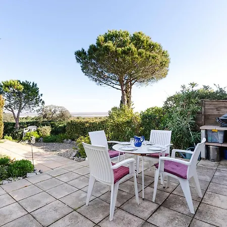 3 Pièces Avec Grand Jardin, Piscine Collective, Vue - Fr-1-409-277 *