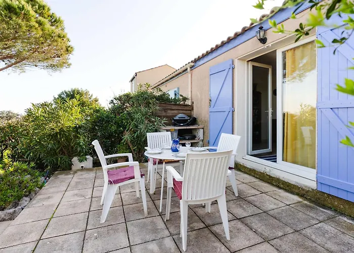 Villa 3 Pieces Avec Grand Jardin, Piscine Collective, Vue - Fr-1-409-277 Fleury (Aude)