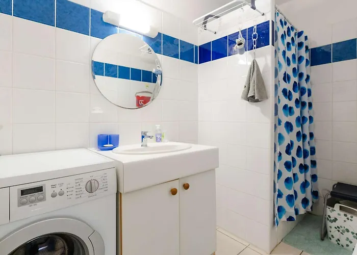 3 Pieces Avec Grand Jardin, Piscine Collective, Vue - Fr-1-409-277 Fleury (Aude)